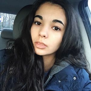 Meet your Posher, Senia